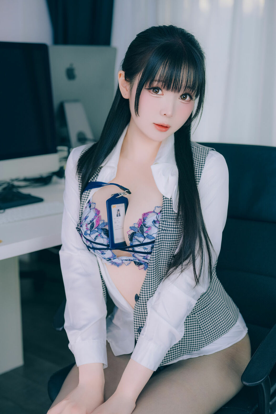 Coser@霜月shimo – DL写真集 Shimo Secret Office Vol.02 Part02 (70P)