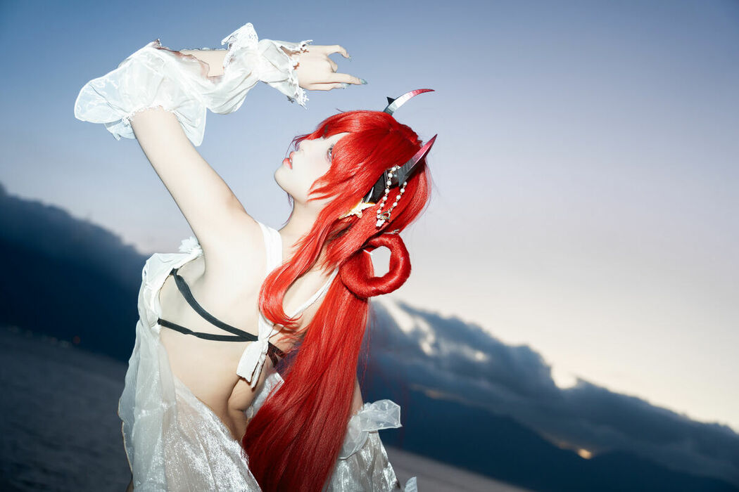 Coser@纸悦Etsu_ko – 明日方舟 史尔特尔 泳装 (38P)