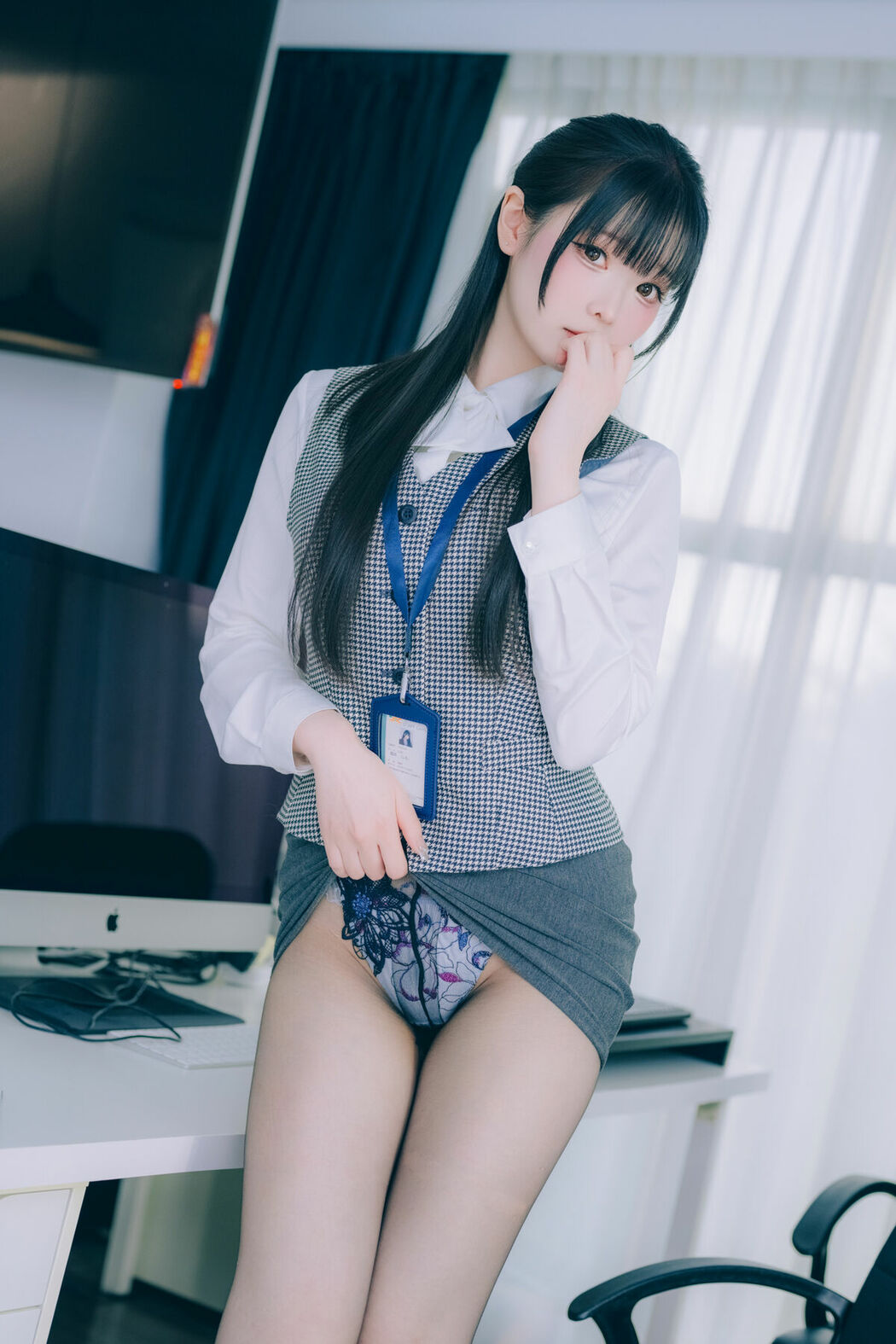 Coser@霜月shimo – DL写真集 Shimo Secret Office Vol.02 Part02 (70P)