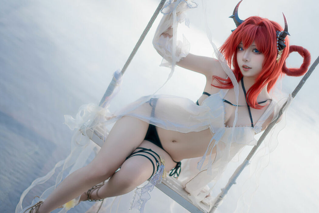 Coser@纸悦Etsu_ko – 明日方舟 史尔特尔 泳装 (38P)