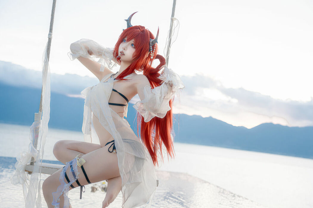 Coser@纸悦Etsu_ko – 明日方舟 史尔特尔 泳装 (38P)