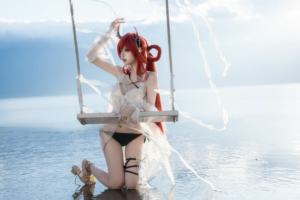 Coser@纸悦Etsu_ko – 明日方舟 史尔特尔 泳装 (38P)