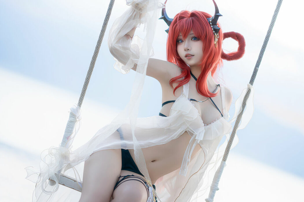 Coser@纸悦Etsu_ko – 明日方舟 史尔特尔 泳装 (38P)