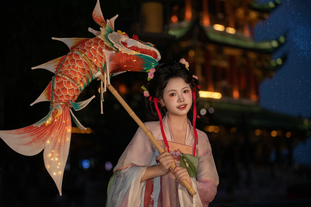 YiTuYu艺图语 Vol.9947 Nuo Mi Xiao Tuan Zi (14P)