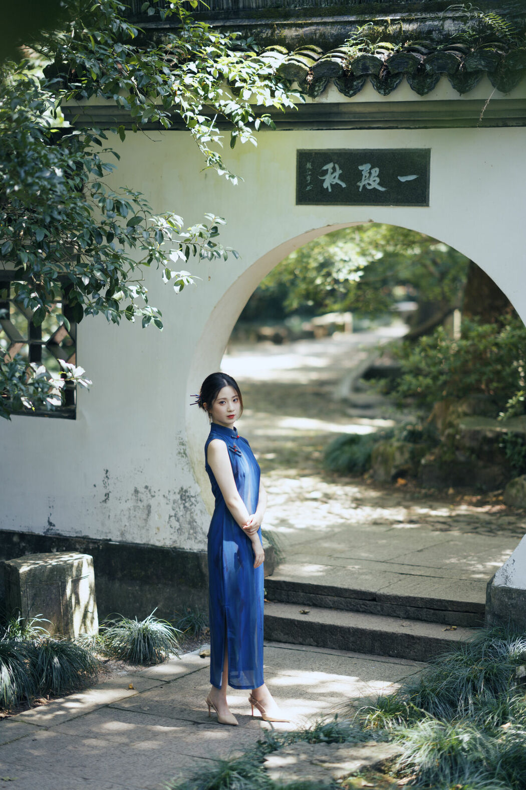 YiTuYu艺图语 Vol.9949 Li Li (54P)