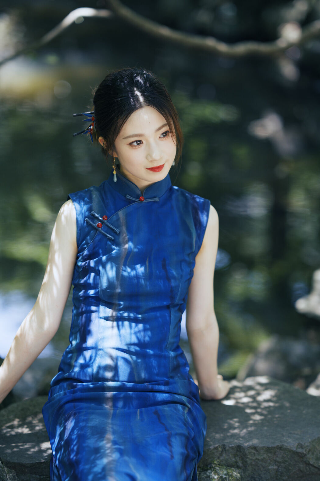 YiTuYu艺图语 Vol.9949 Li Li (54P)