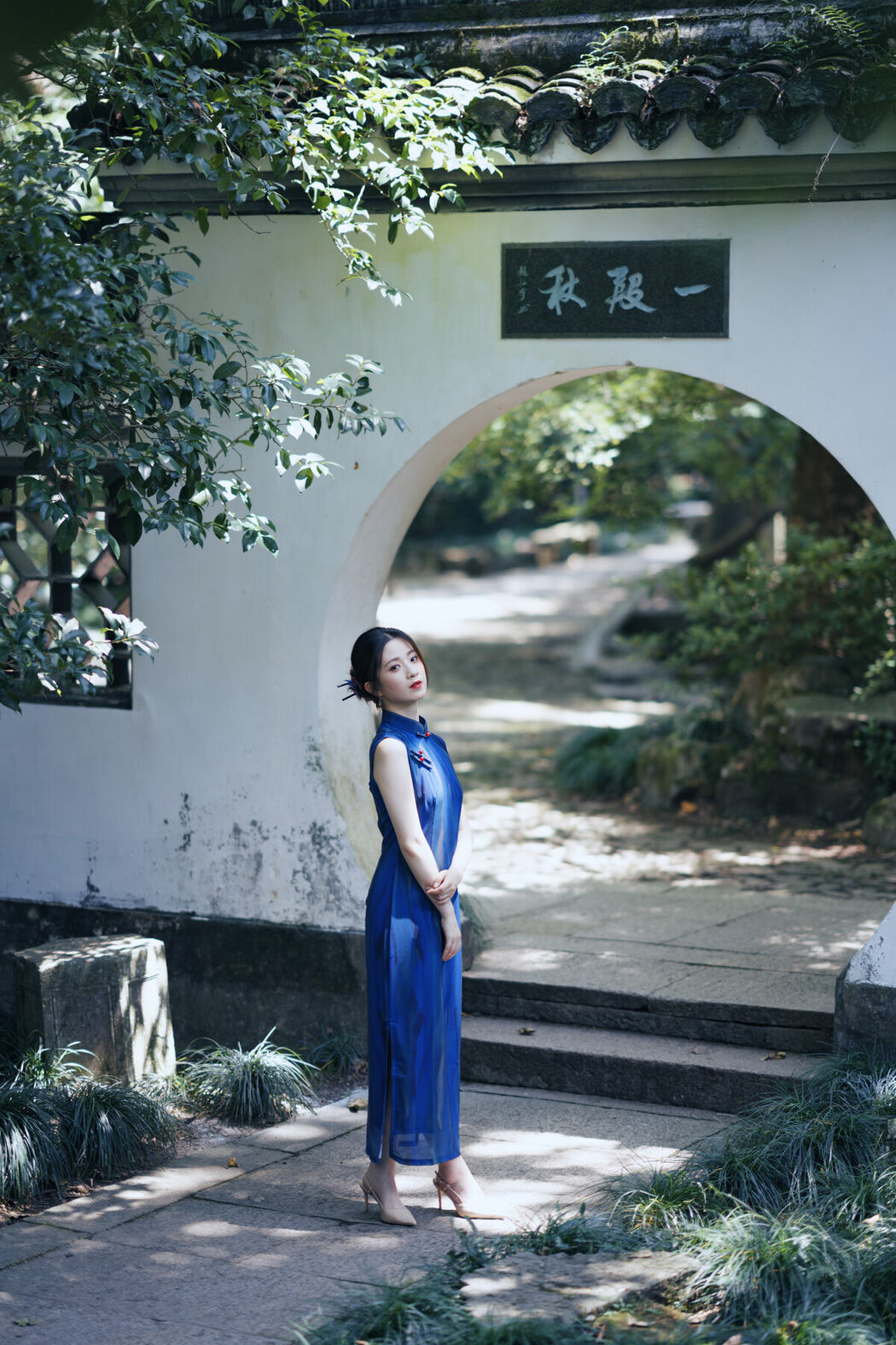 YiTuYu艺图语 Vol.9949 Li Li (54P)