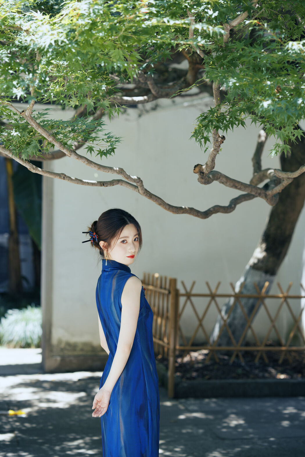 YiTuYu艺图语 Vol.9949 Li Li (54P)