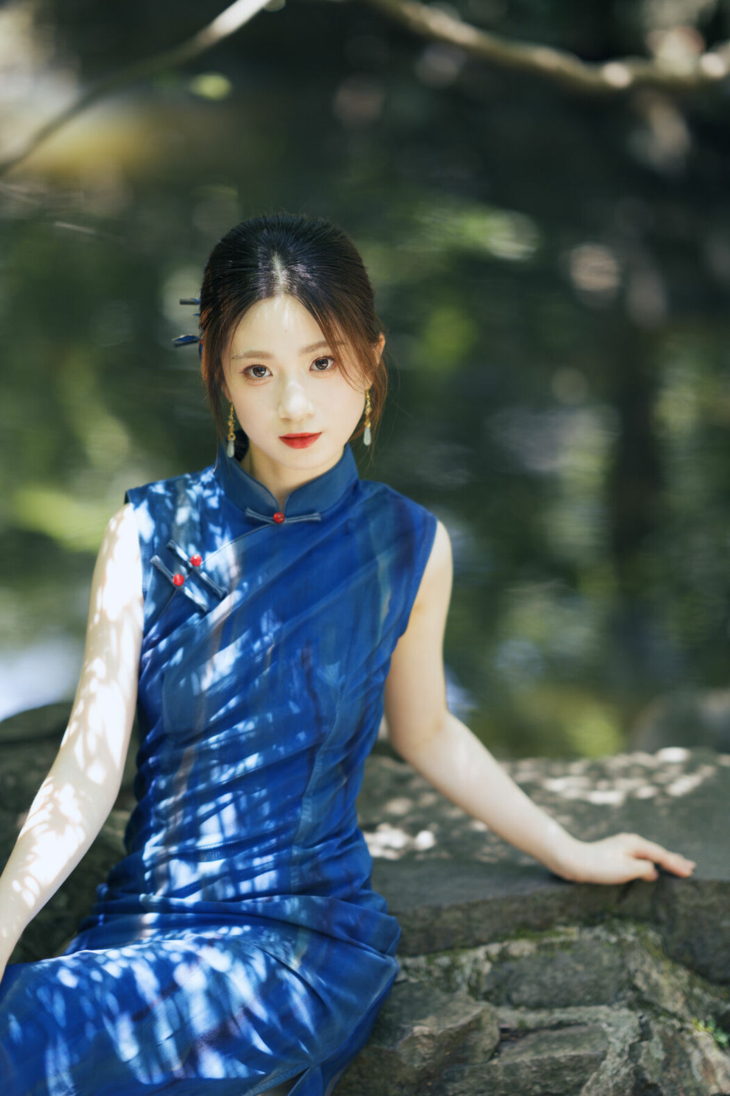 YiTuYu艺图语 Vol.9949 Li Li (54P)