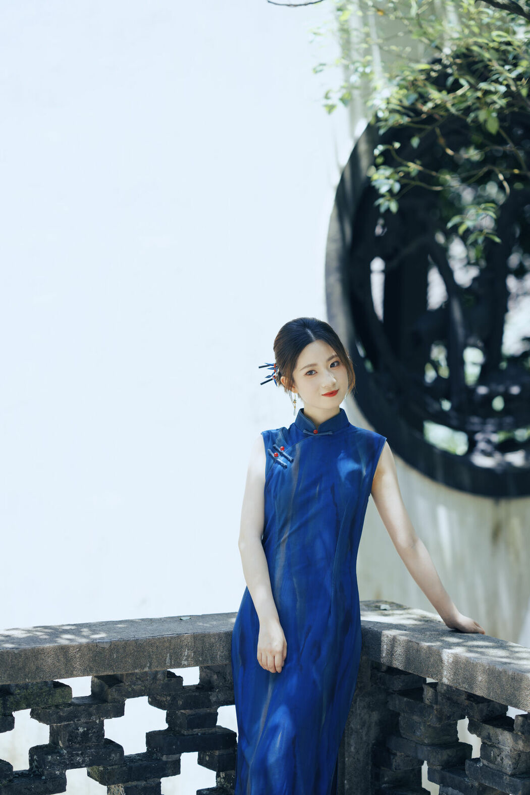 YiTuYu艺图语 Vol.9949 Li Li (54P)