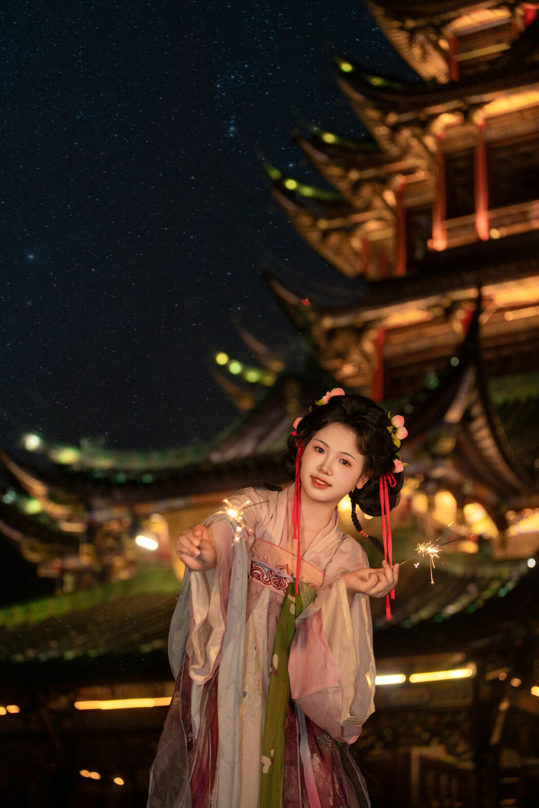 YiTuYu艺图语 Vol.9947 Nuo Mi Xiao Tuan Zi (14P)