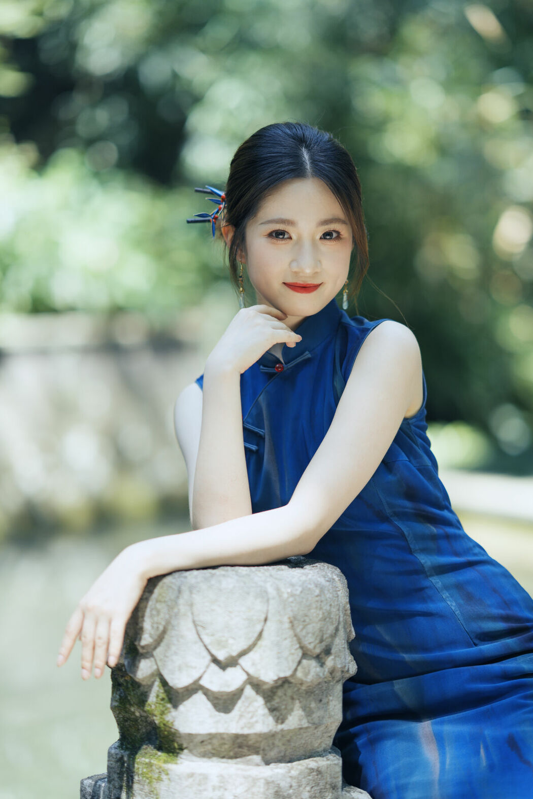 YiTuYu艺图语 Vol.9949 Li Li (54P)