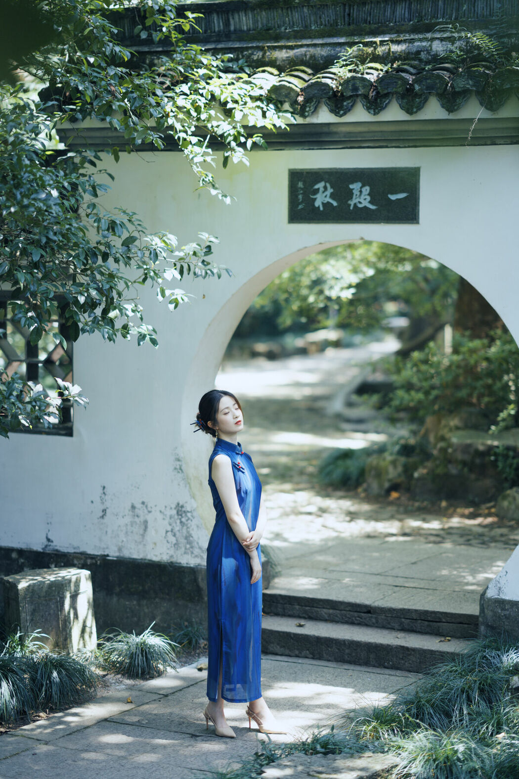 YiTuYu艺图语 Vol.9949 Li Li (54P)