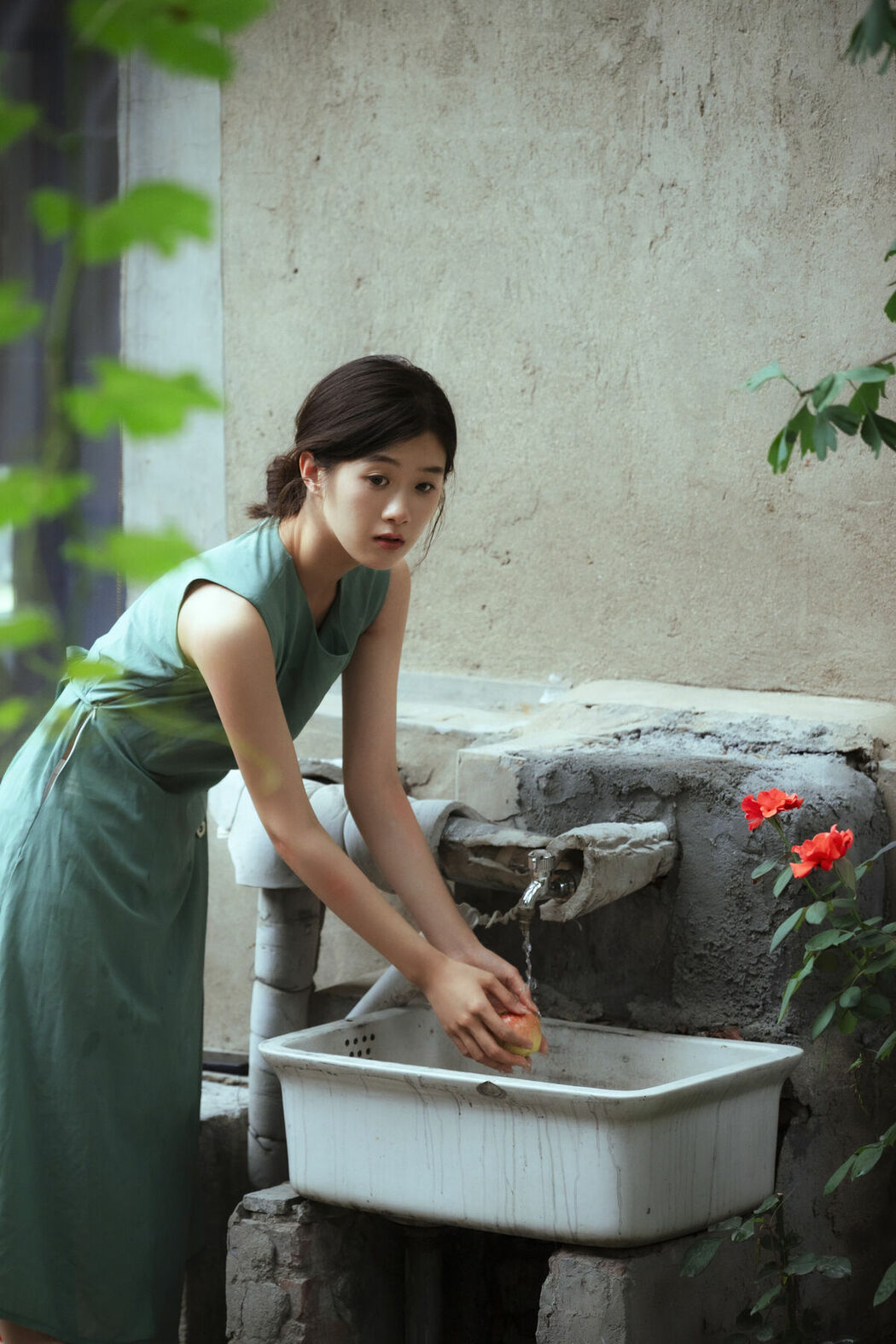 YiTuYu艺图语 Vol.9951 Tou He Yi Kou Xue Bi (50P)