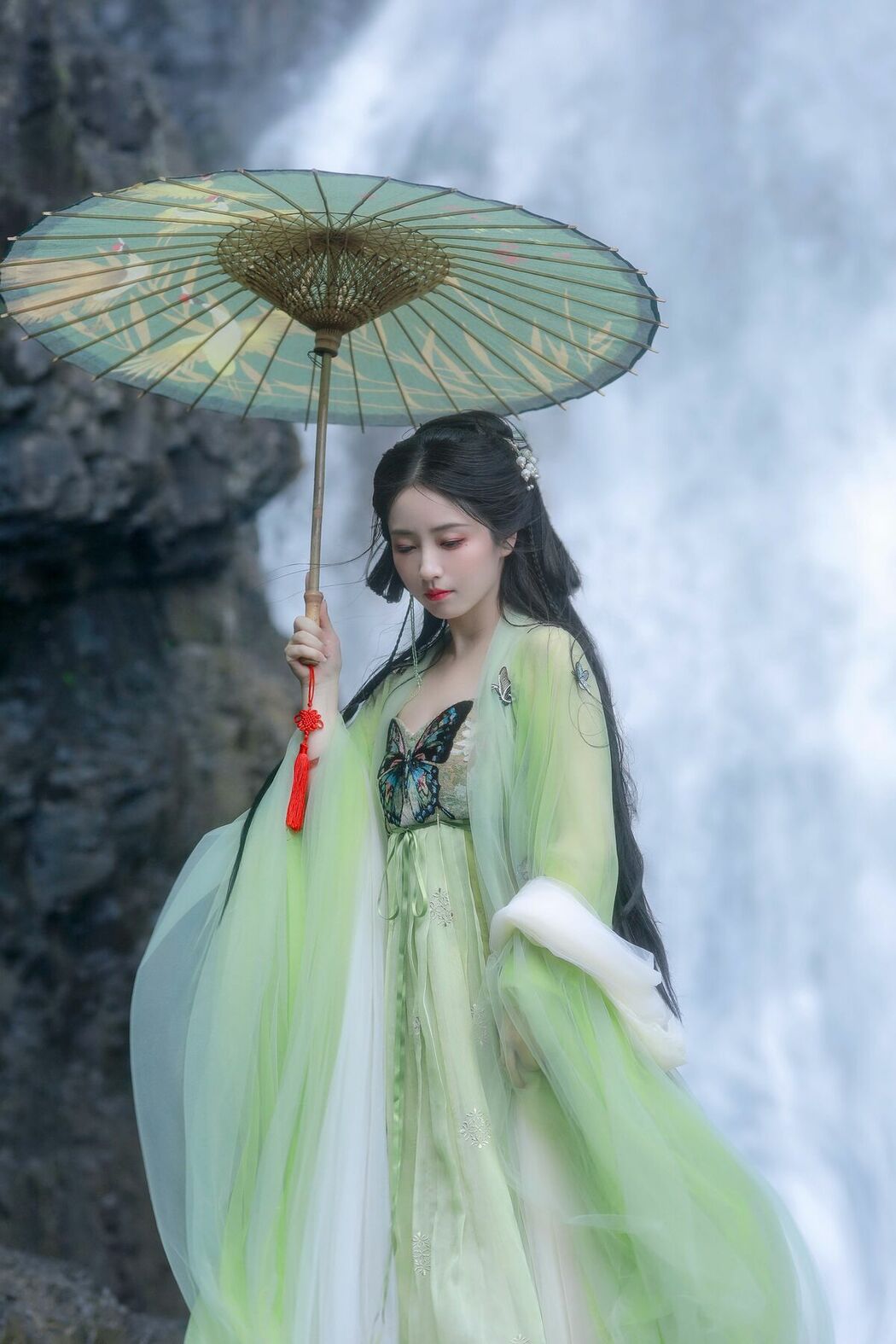 YiTuYu艺图语 Vol.9953 Xiao Wen Nuan Xiang Yao Ge Da Tai Yang (16P)