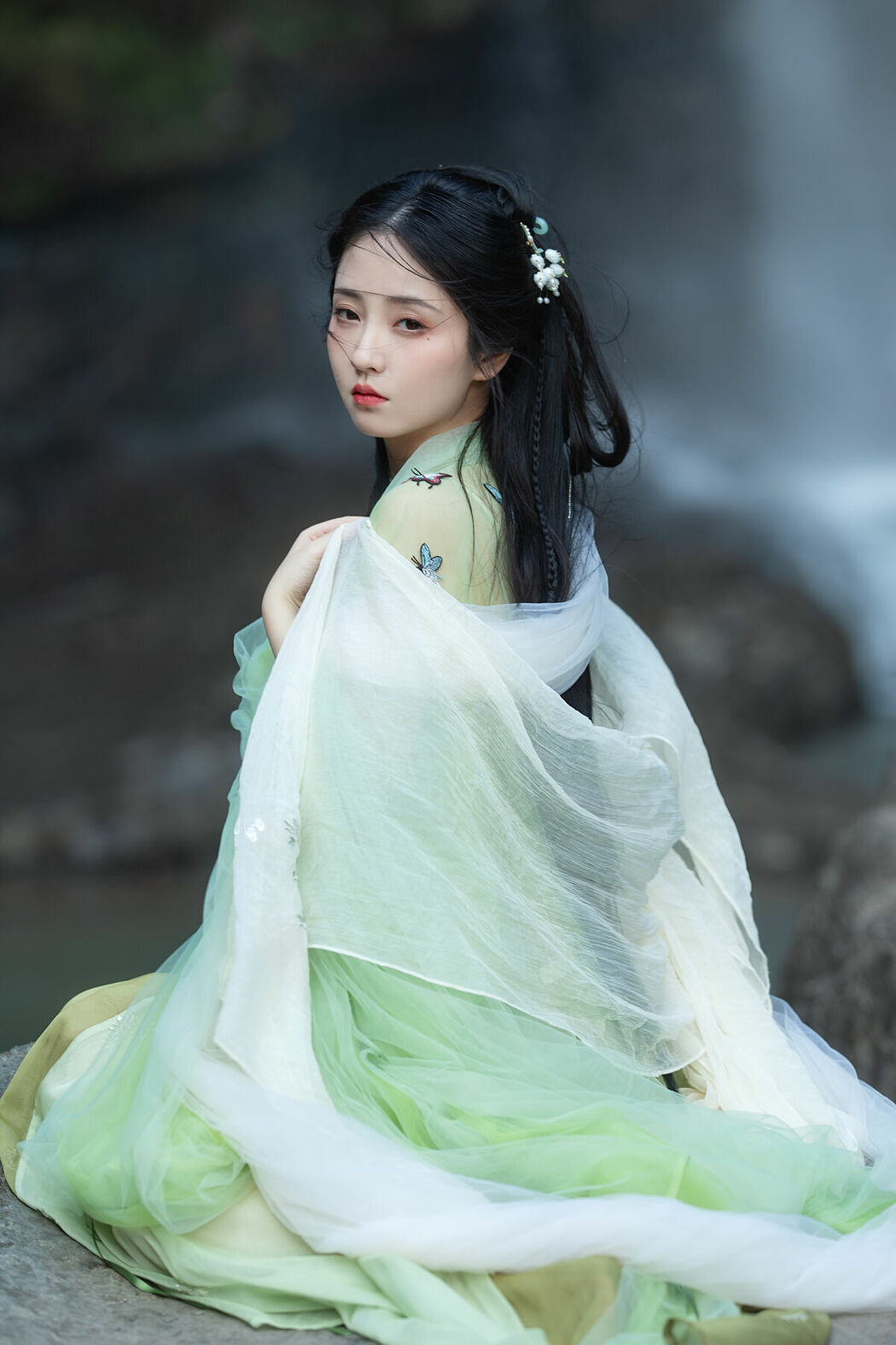 YiTuYu艺图语 Vol.9953 Xiao Wen Nuan Xiang Yao Ge Da Tai Yang (16P)
