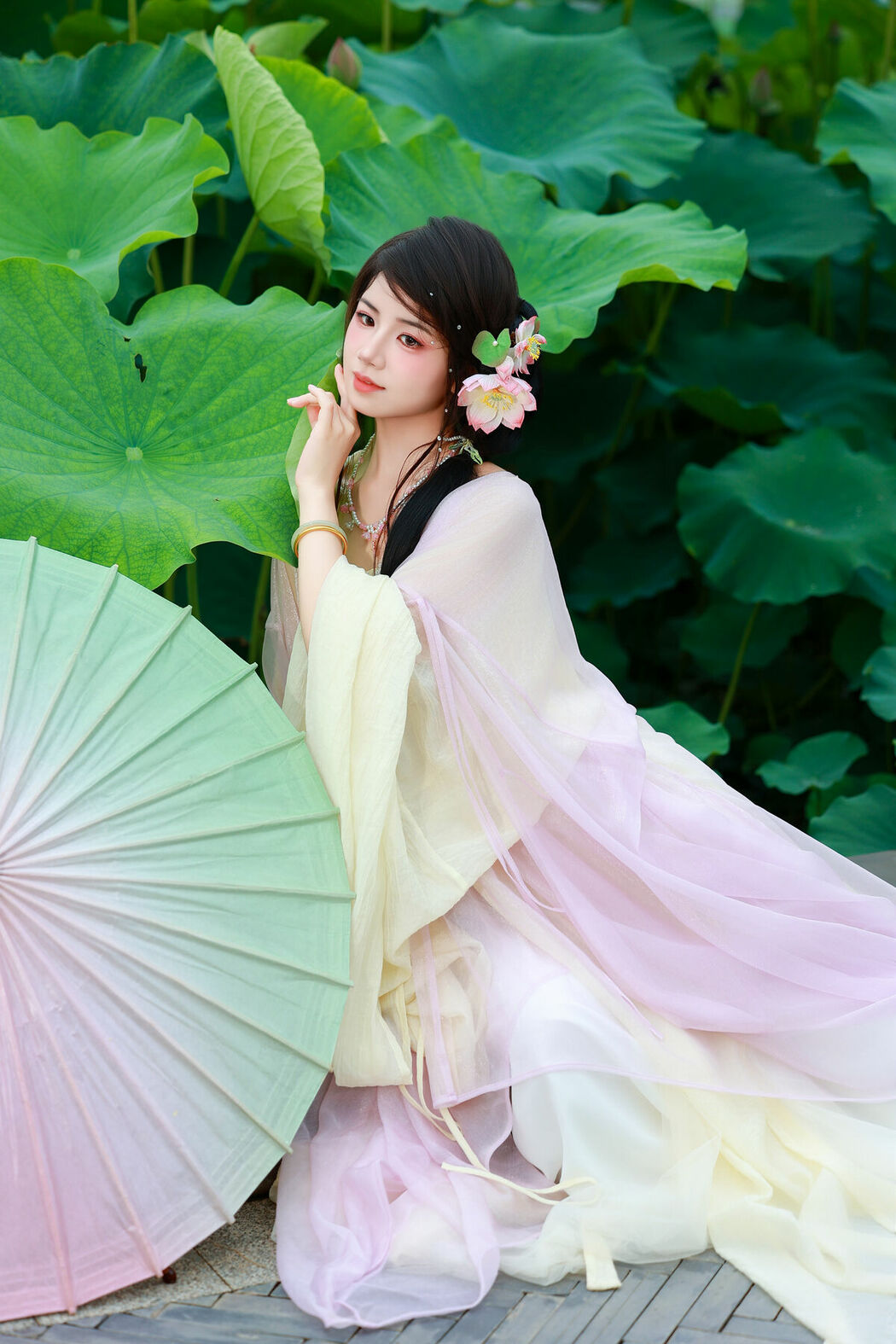 YiTuYu艺图语 Vol.9955 Xiao Du Tong Xue (57P)