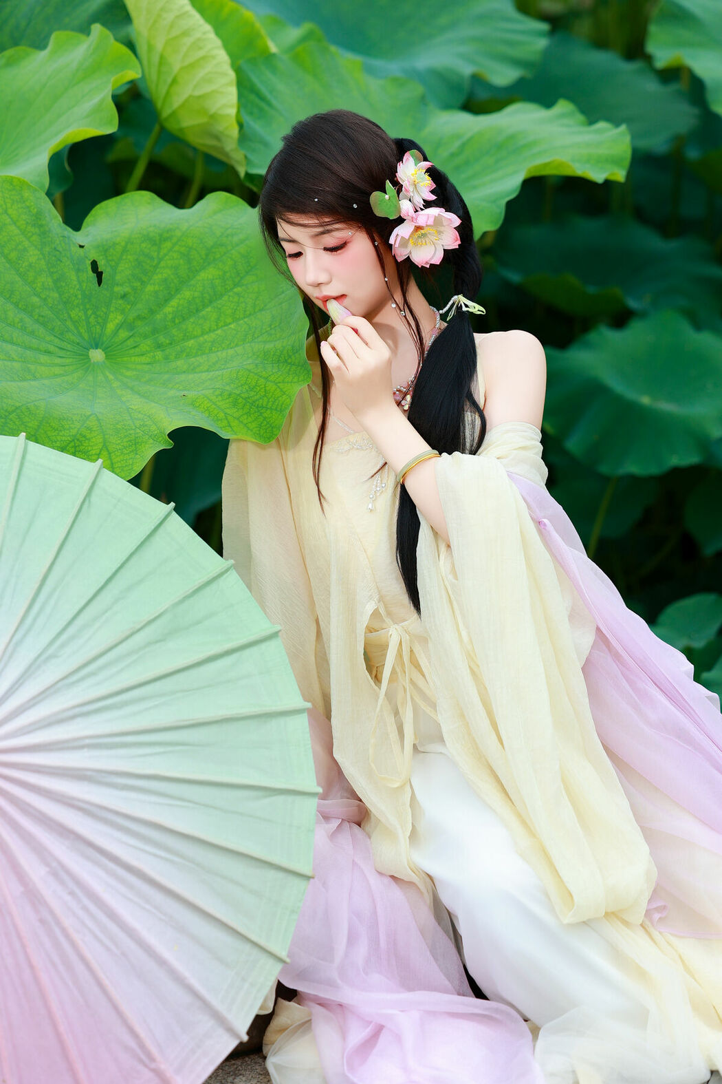 YiTuYu艺图语 Vol.9955 Xiao Du Tong Xue (57P)