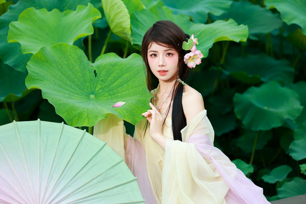 YiTuYu艺图语 Vol.9955 Xiao Du Tong Xue (57P)