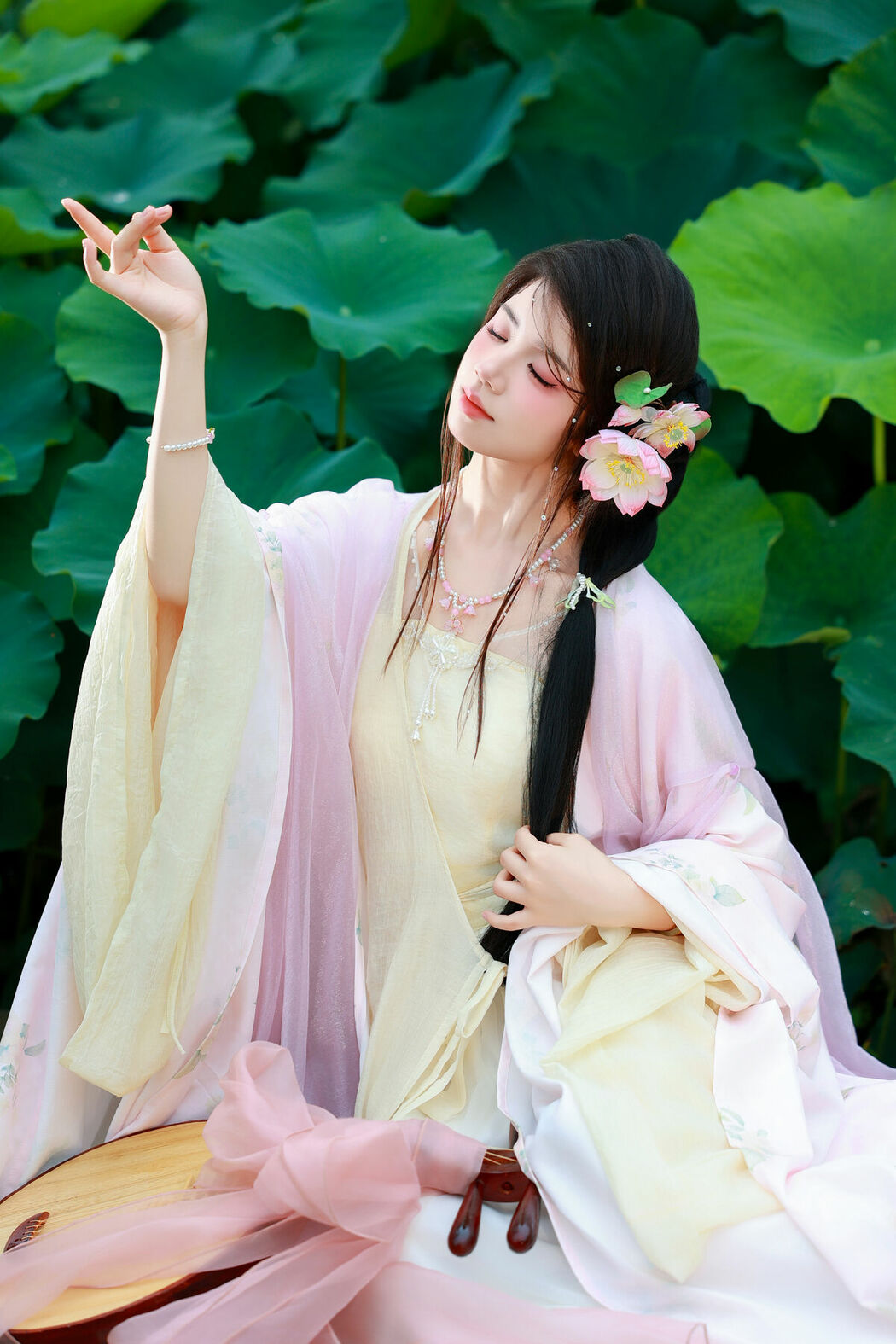 YiTuYu艺图语 Vol.9955 Xiao Du Tong Xue (57P)