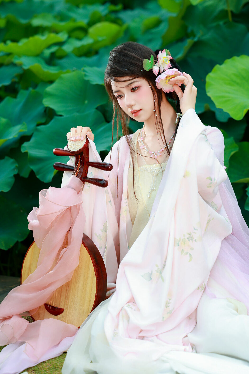 YiTuYu艺图语 Vol.9955 Xiao Du Tong Xue (57P)