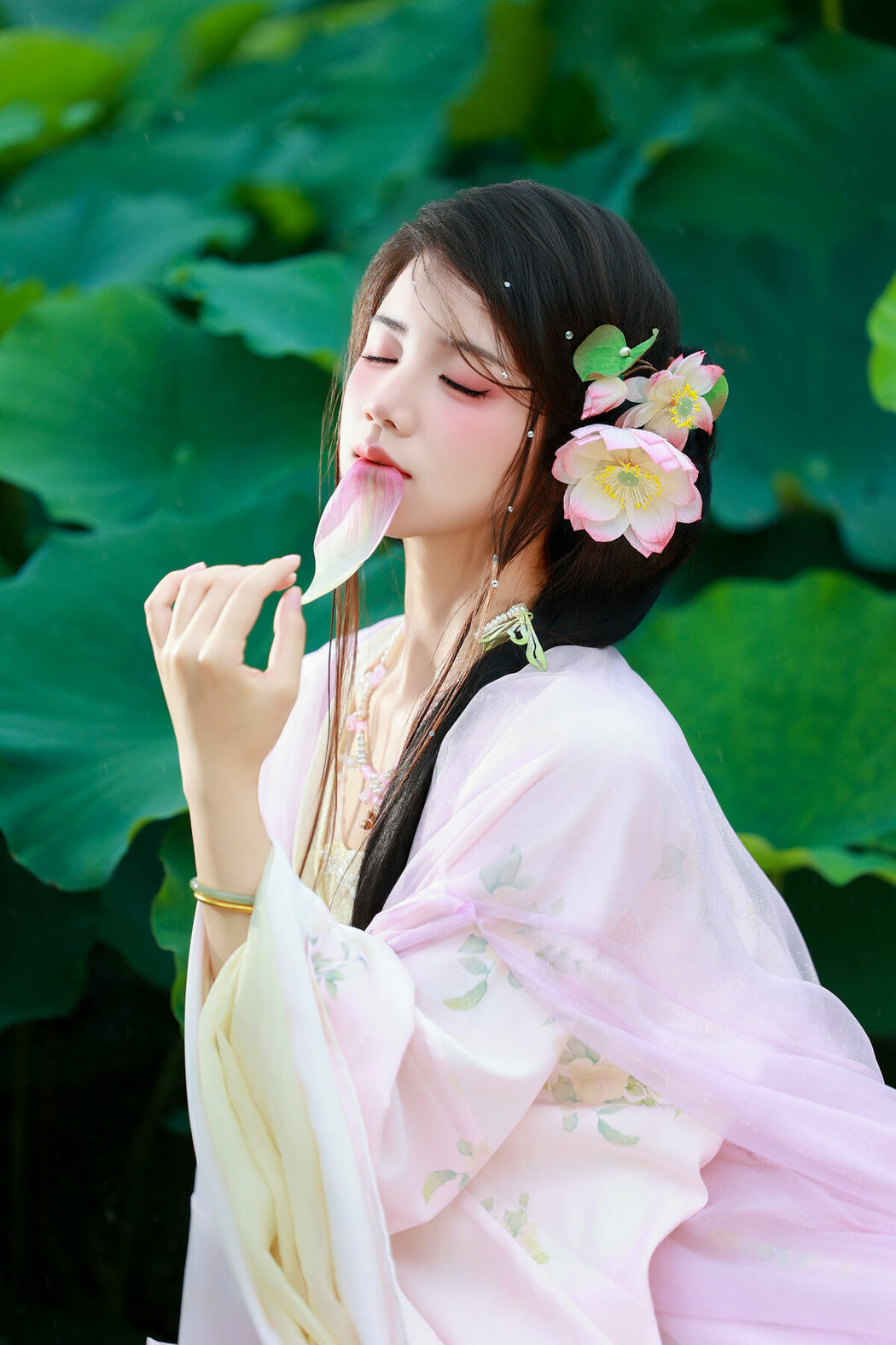 YiTuYu艺图语 Vol.9955 Xiao Du Tong Xue (57P)