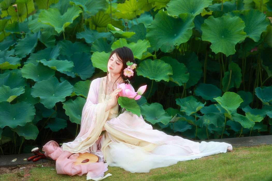 YiTuYu艺图语 Vol.9955 Xiao Du Tong Xue (57P)