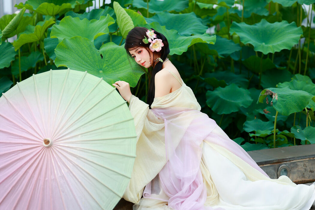 YiTuYu艺图语 Vol.9955 Xiao Du Tong Xue (57P)