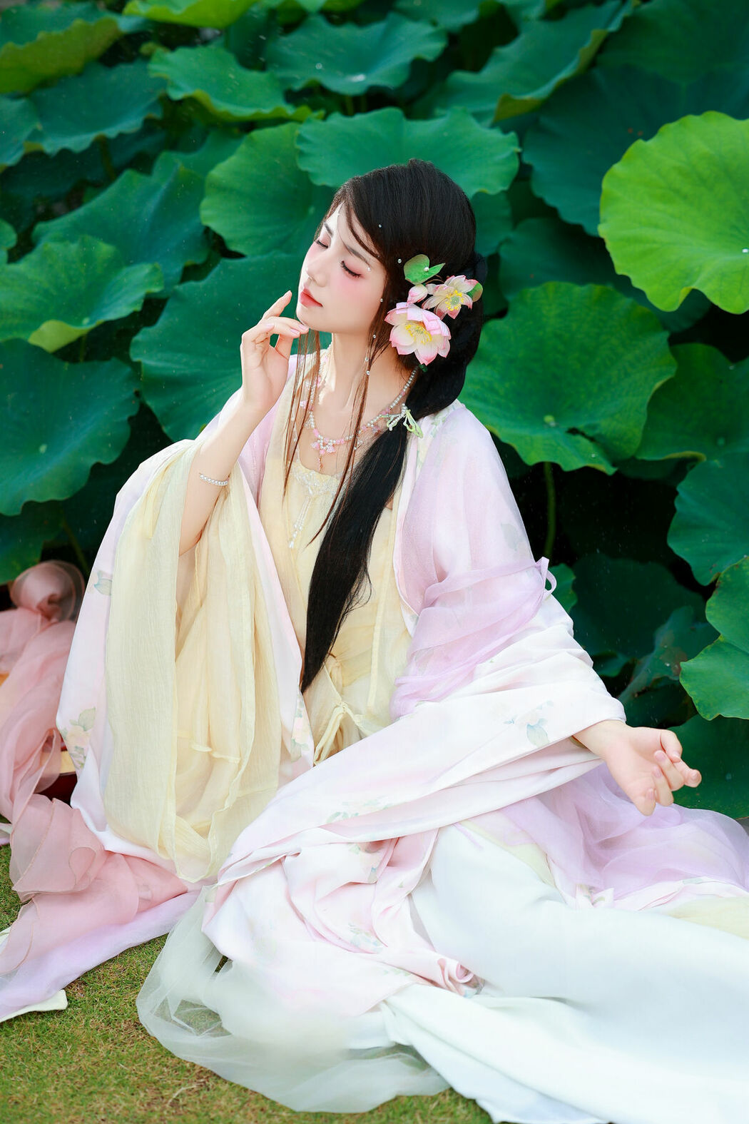 YiTuYu艺图语 Vol.9955 Xiao Du Tong Xue (57P)