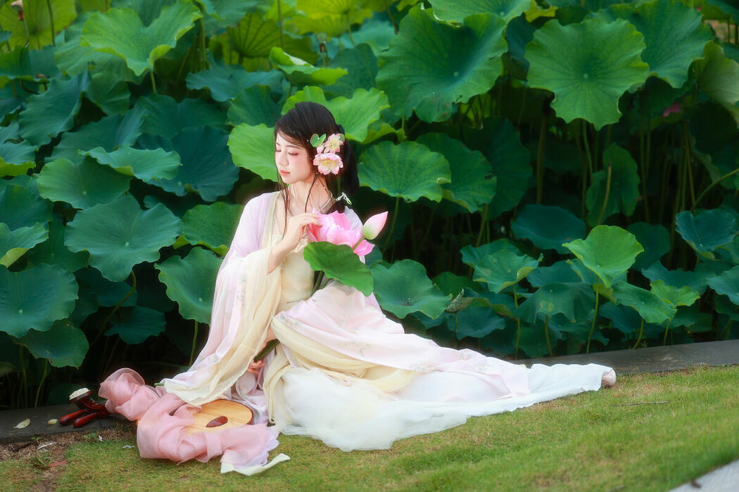 YiTuYu艺图语 Vol.9955 Xiao Du Tong Xue (57P)
