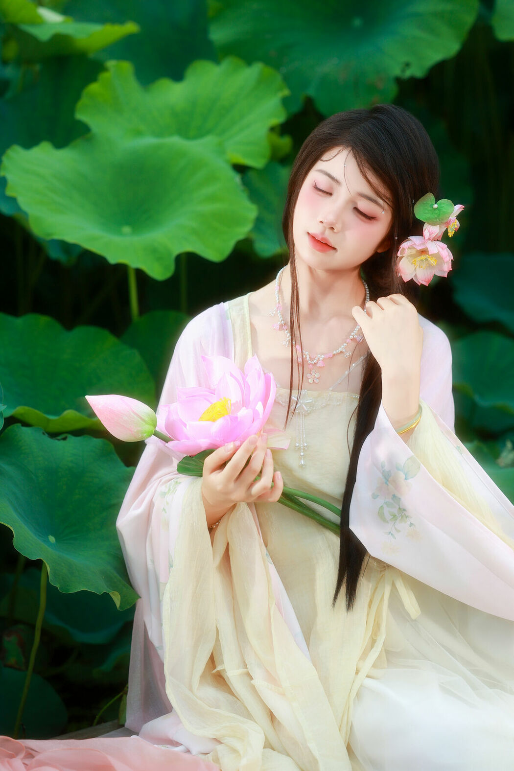 YiTuYu艺图语 Vol.9955 Xiao Du Tong Xue (57P)