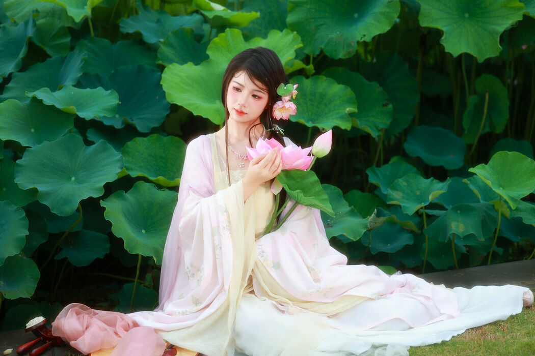 YiTuYu艺图语 Vol.9955 Xiao Du Tong Xue (57P)