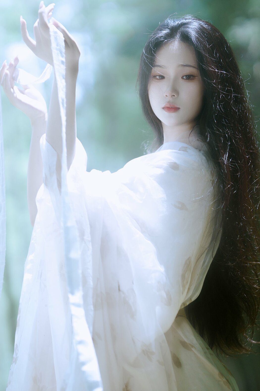 YiTuYu艺图语 Vol.9966 Yue Yue (35P) Cover Photo