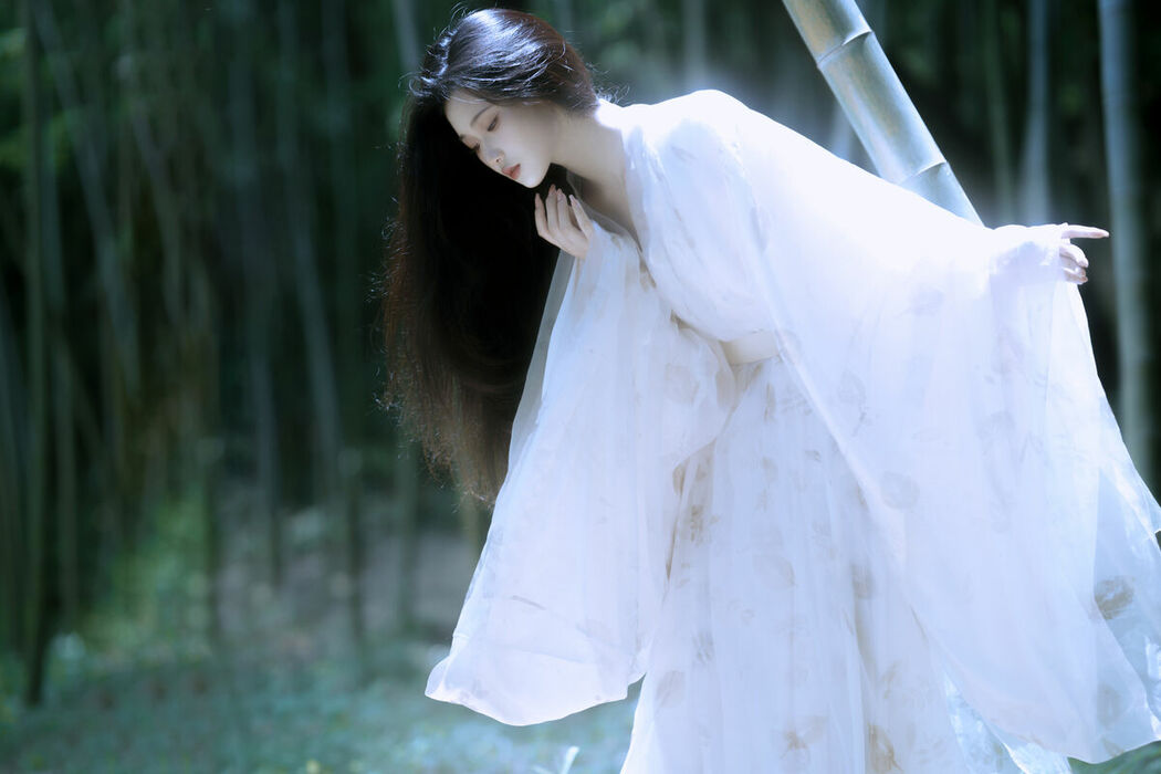 YiTuYu艺图语 Vol.9966 Yue Yue (35P)