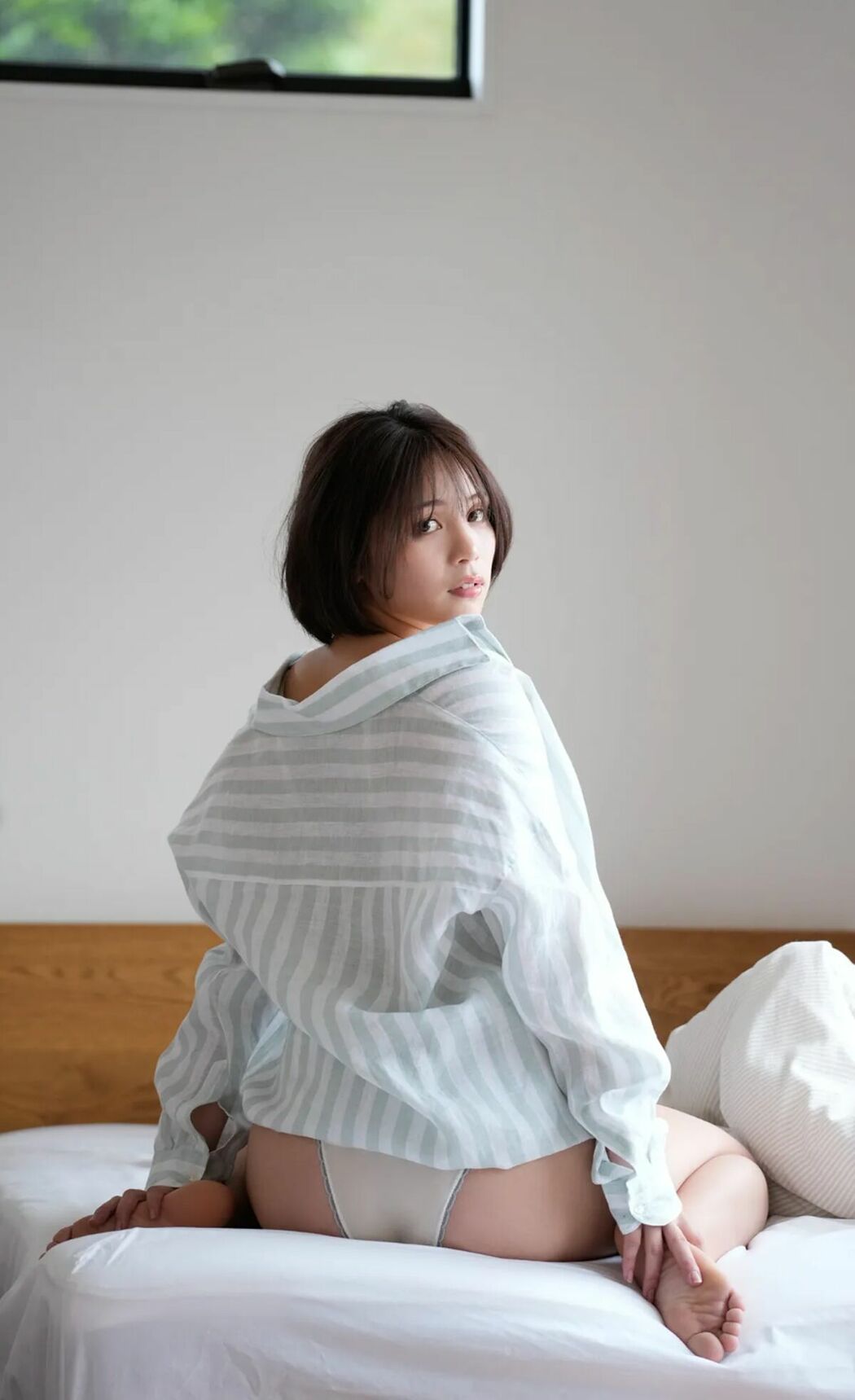 JP Miyabi Yamaoka 山岡雅彌 – FRIDAY Monthly Girl 051 完全未発表100カットAndムービー Part01 (52P – 1V)
