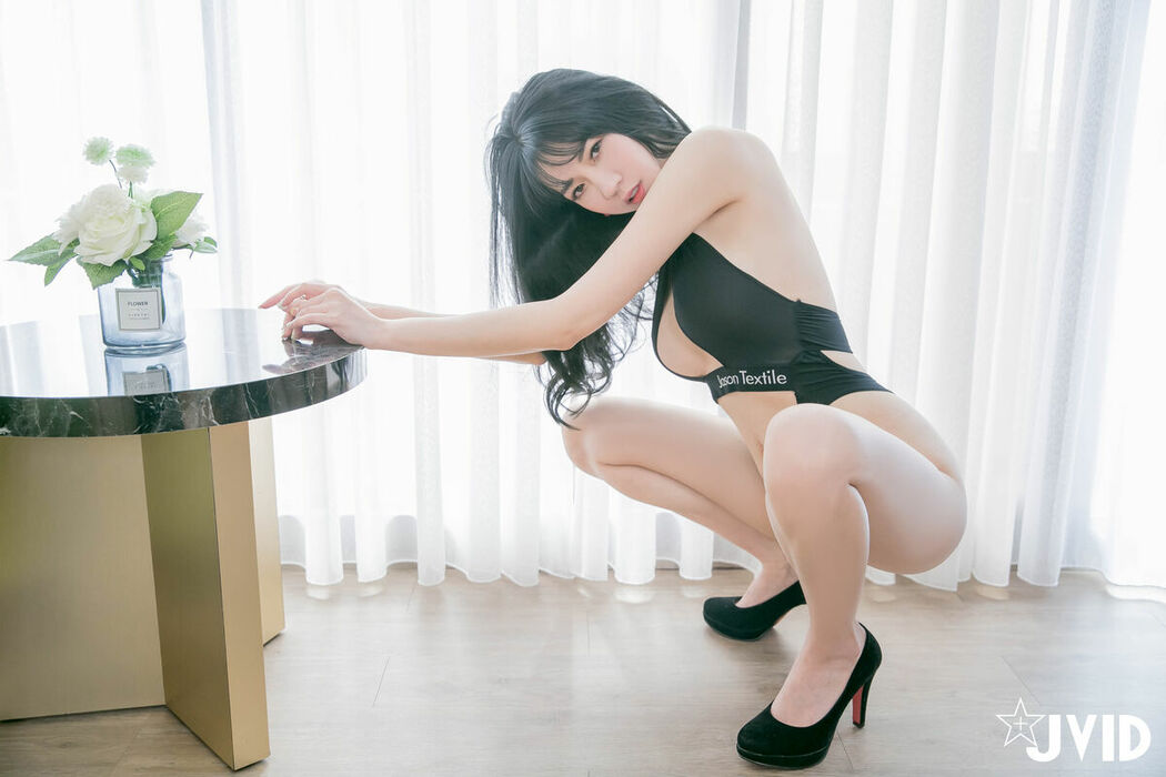 Yuan Yuan 媛媛 – 最強腦殺 G-cup 媛媛 迷人巨乳賽車女郎 尺度大開挑逗你上床 Part01 (60P – 1V)
