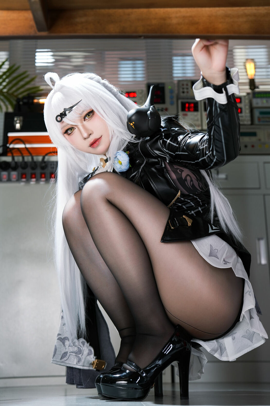 Coser@半半子 – 绝区零 儀玄師匠 墨形影踪 (52P – 4V)