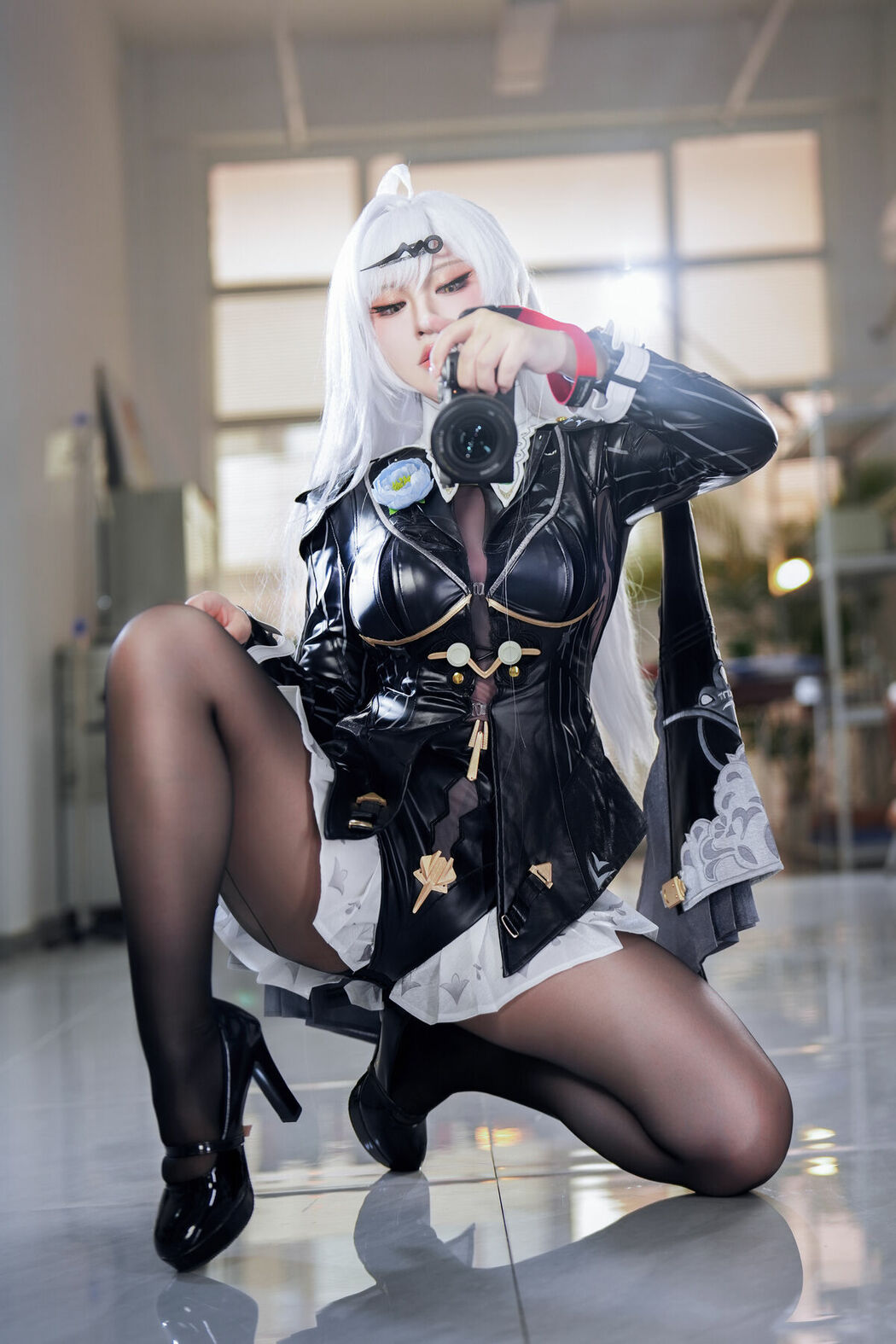 Coser@半半子 – 绝区零 儀玄師匠 墨形影踪 (52P – 4V)