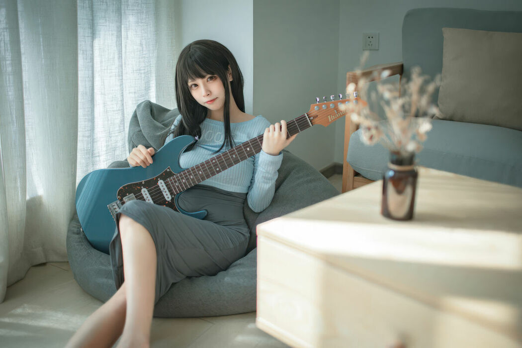 Coser@三無人型 – 吉他妹妹 (25P)
