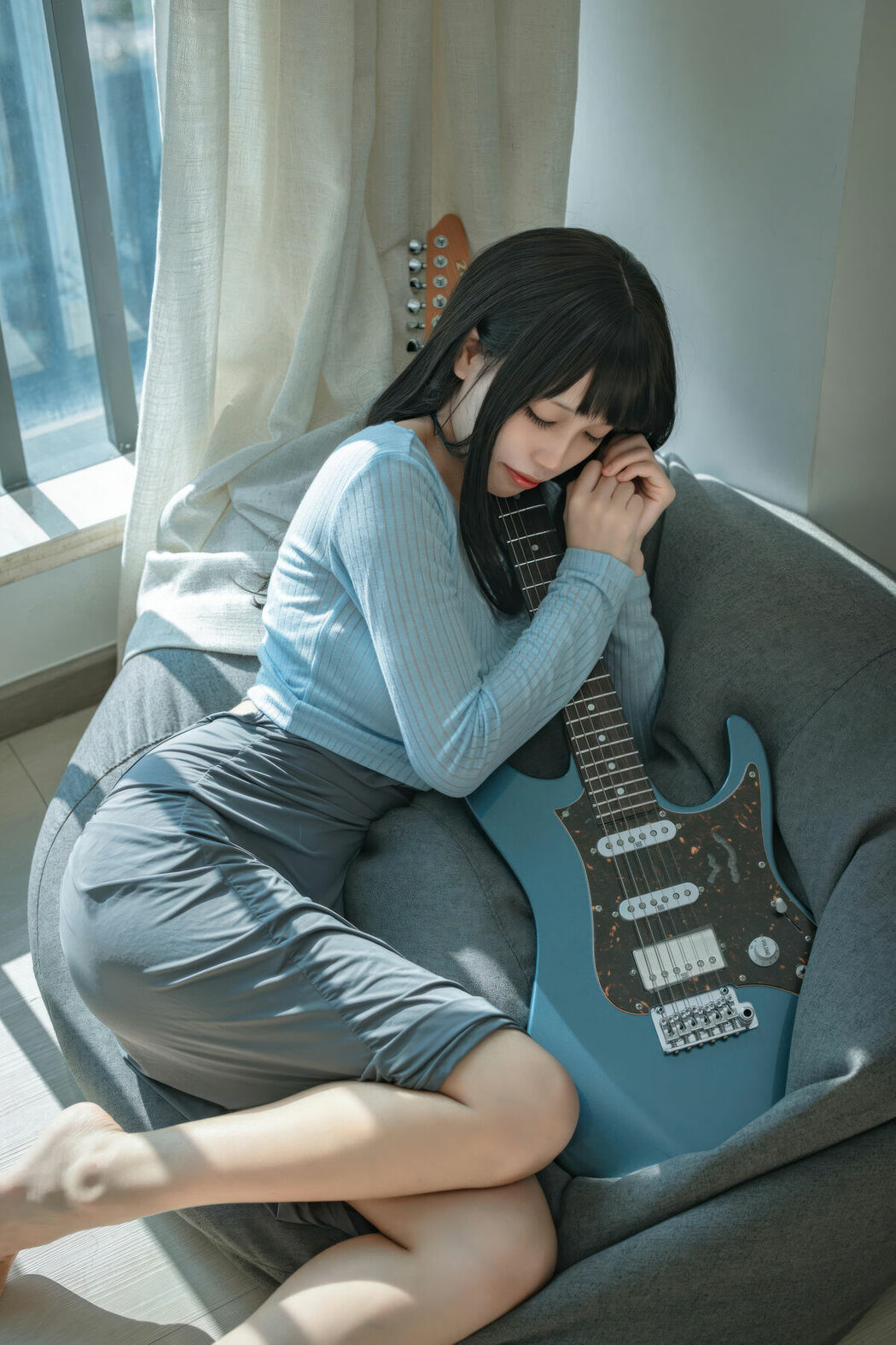 Coser@三無人型 – 吉他妹妹 (25P)