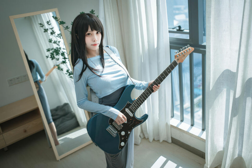 Coser@三無人型 – 吉他妹妹 (25P)