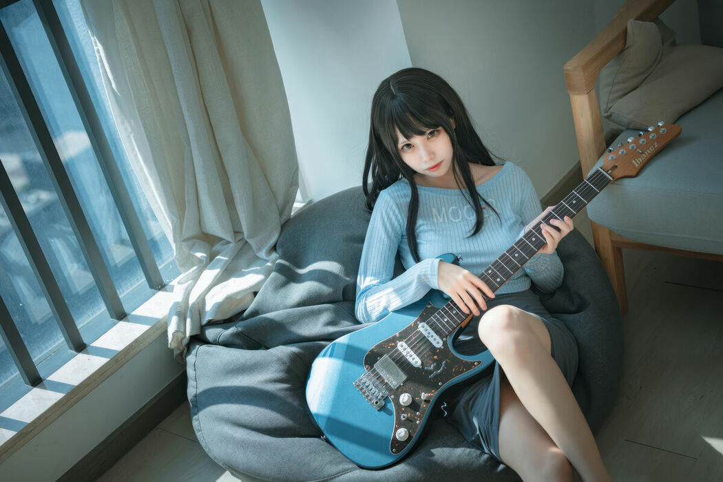 Coser@三無人型 – 吉他妹妹 (25P)