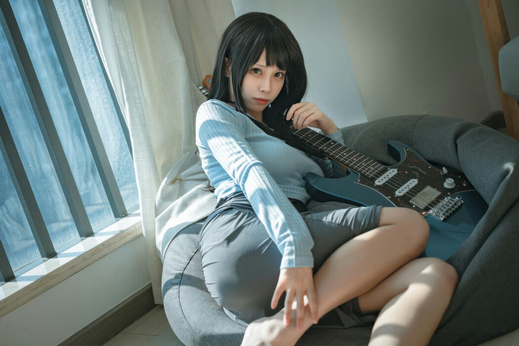 Coser@三無人型 – 吉他妹妹 (25P)
