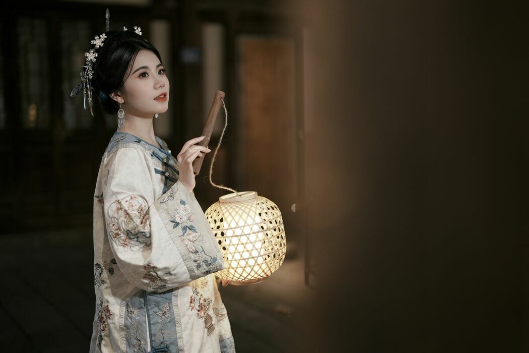 YiTuYu艺图语 Vol.9969 A Mie (17P)