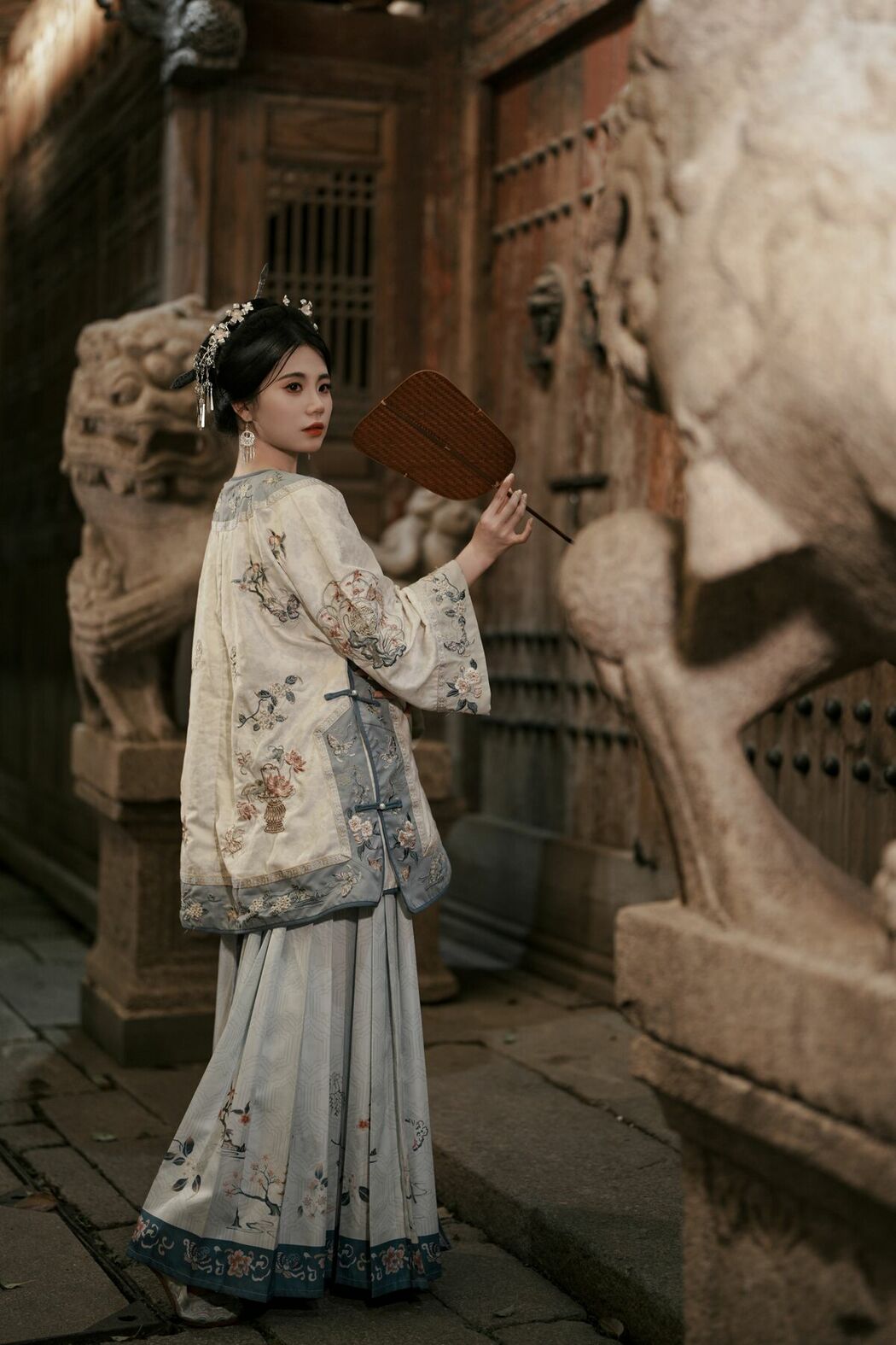 YiTuYu艺图语 Vol.9969 A Mie (17P)