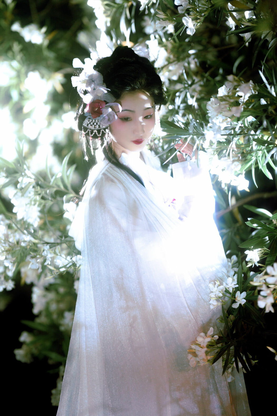 YiTuYu艺图语 Vol.9972 Min Yin Yin (15P)