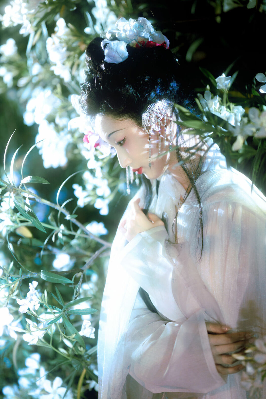 YiTuYu艺图语 Vol.9972 Min Yin Yin (15P)