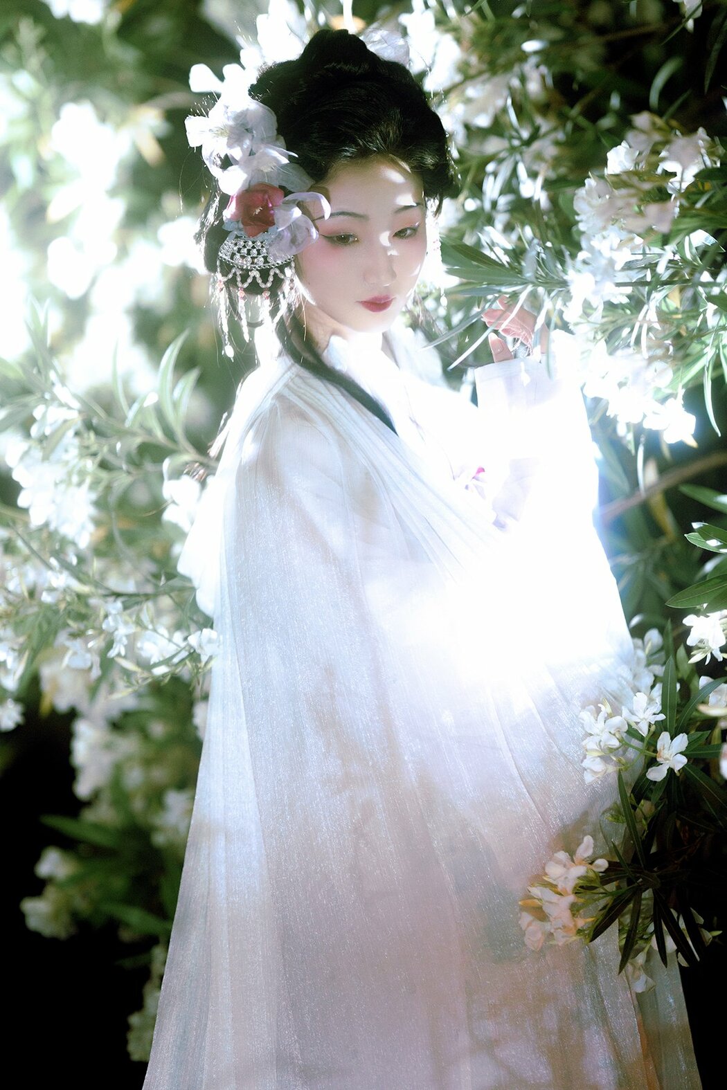 YiTuYu艺图语 Vol.9972 Min Yin Yin (15P) Cover Photo