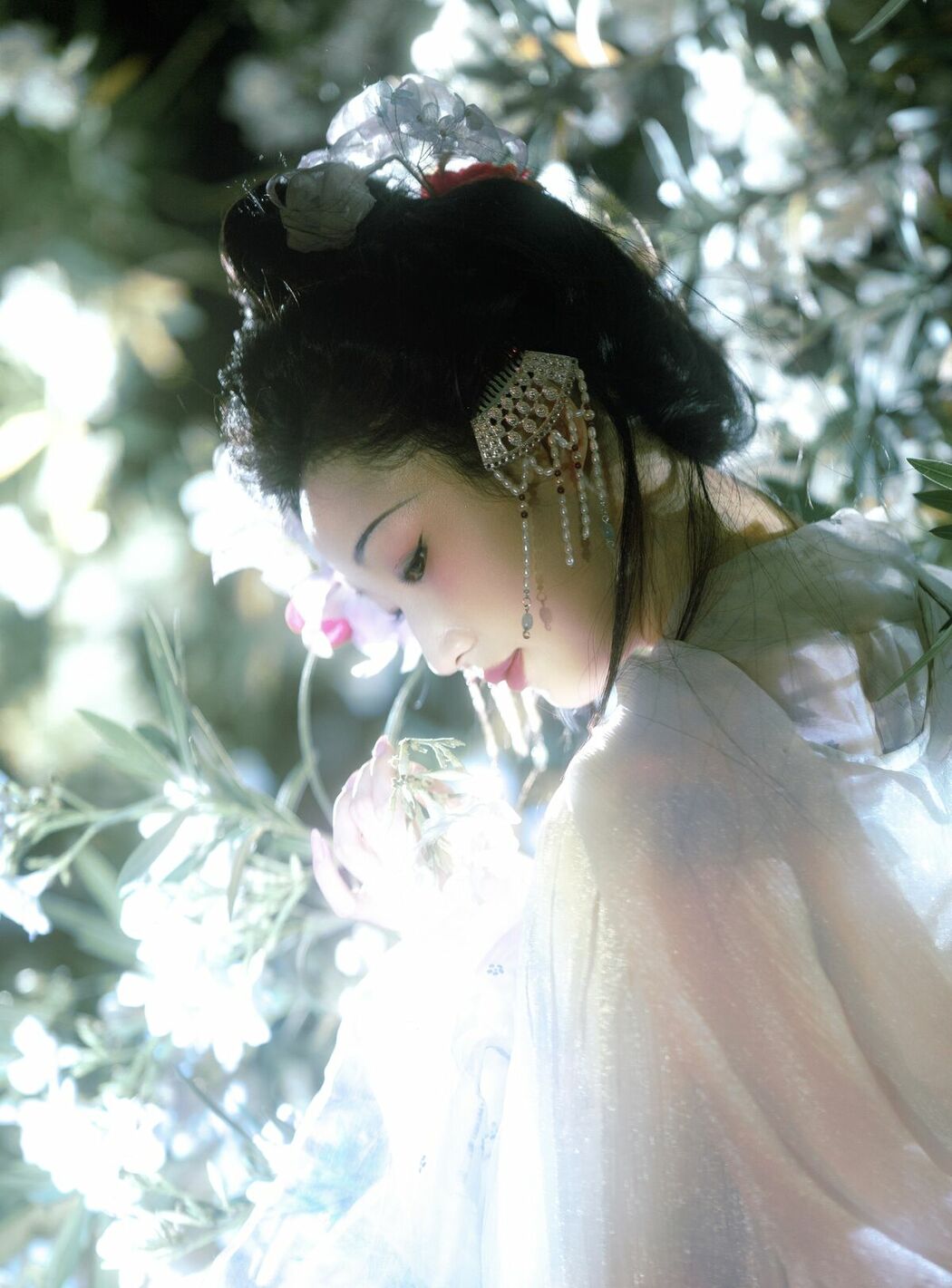 YiTuYu艺图语 Vol.9972 Min Yin Yin (15P)