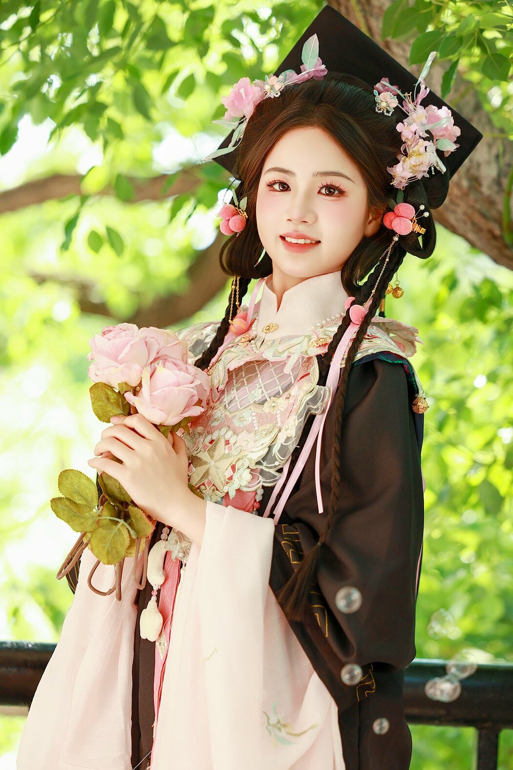 YiTuYu艺图语 Vol.9970 Xiao Du Tong Xue (22P) Cover Photo